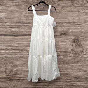 Gilli White Maxi Dress, new with tags, from a boutique. Comfy & lightweight. :)